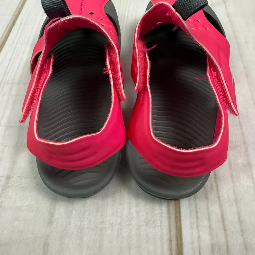 Nike kids pink